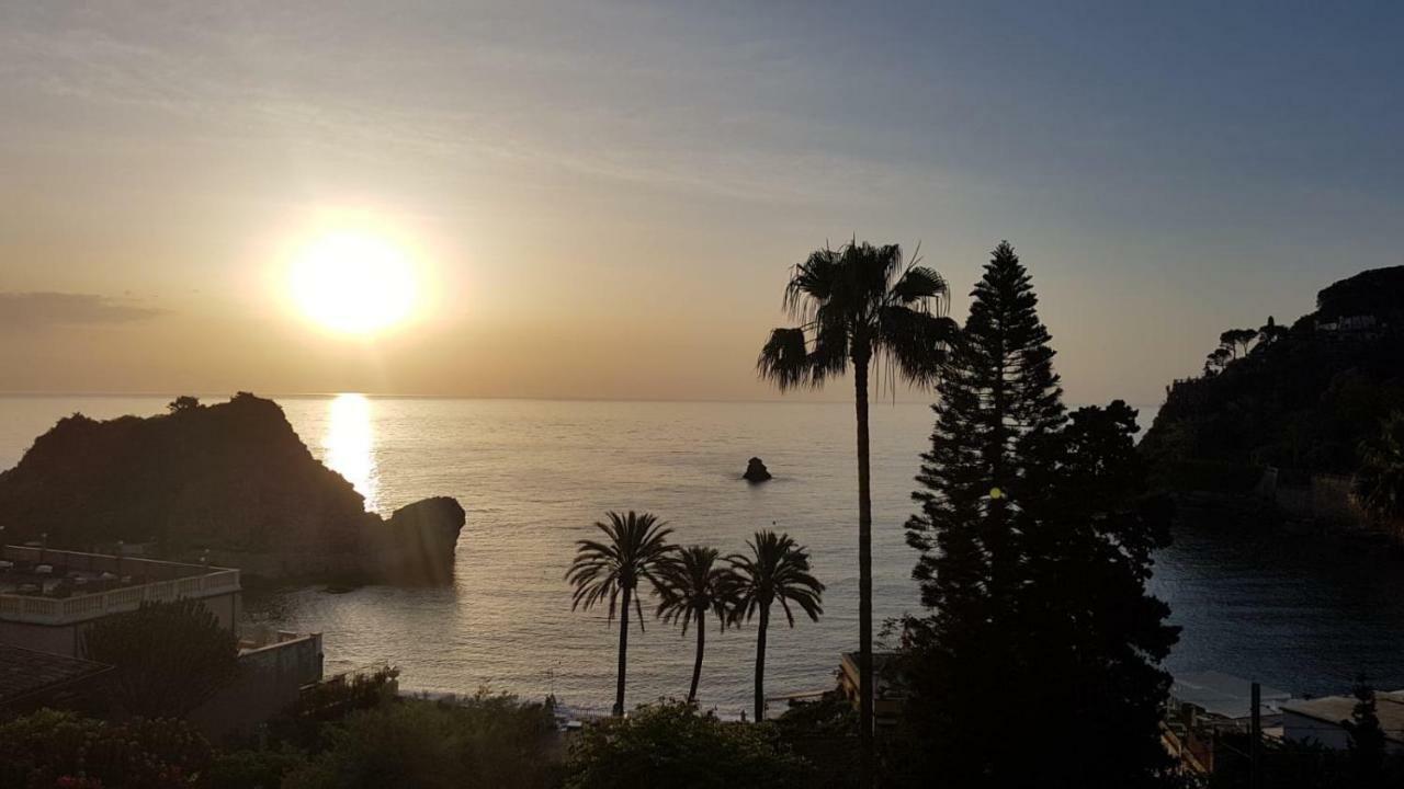 B&B A Due Passi Dal Mare Taormina Luaran gambar
